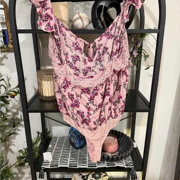 Free People Ruffled Tie Front Bodysuit in Purple and Pink size medium - Picture 6 of 9